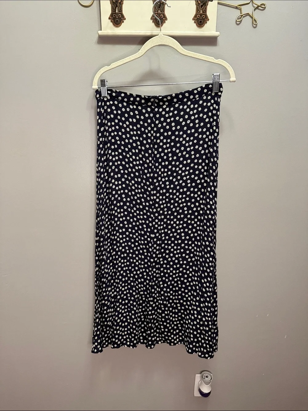 Reformation Rae Skirt Size 6 - Picture 3 of 6
